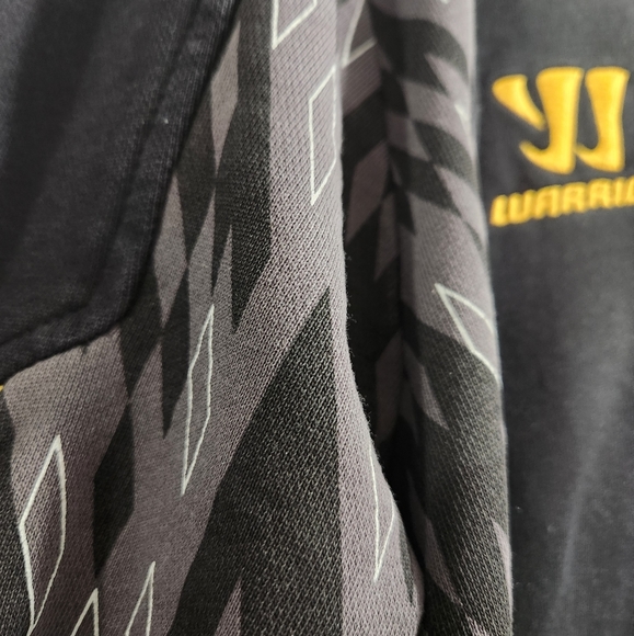 Liverpool FC Warrior Hoodie - Picture 2 of 6